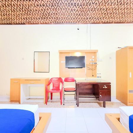 Hotel Family Syariah 1 Parangtritis Redpartner מראה חיצוני תמונה