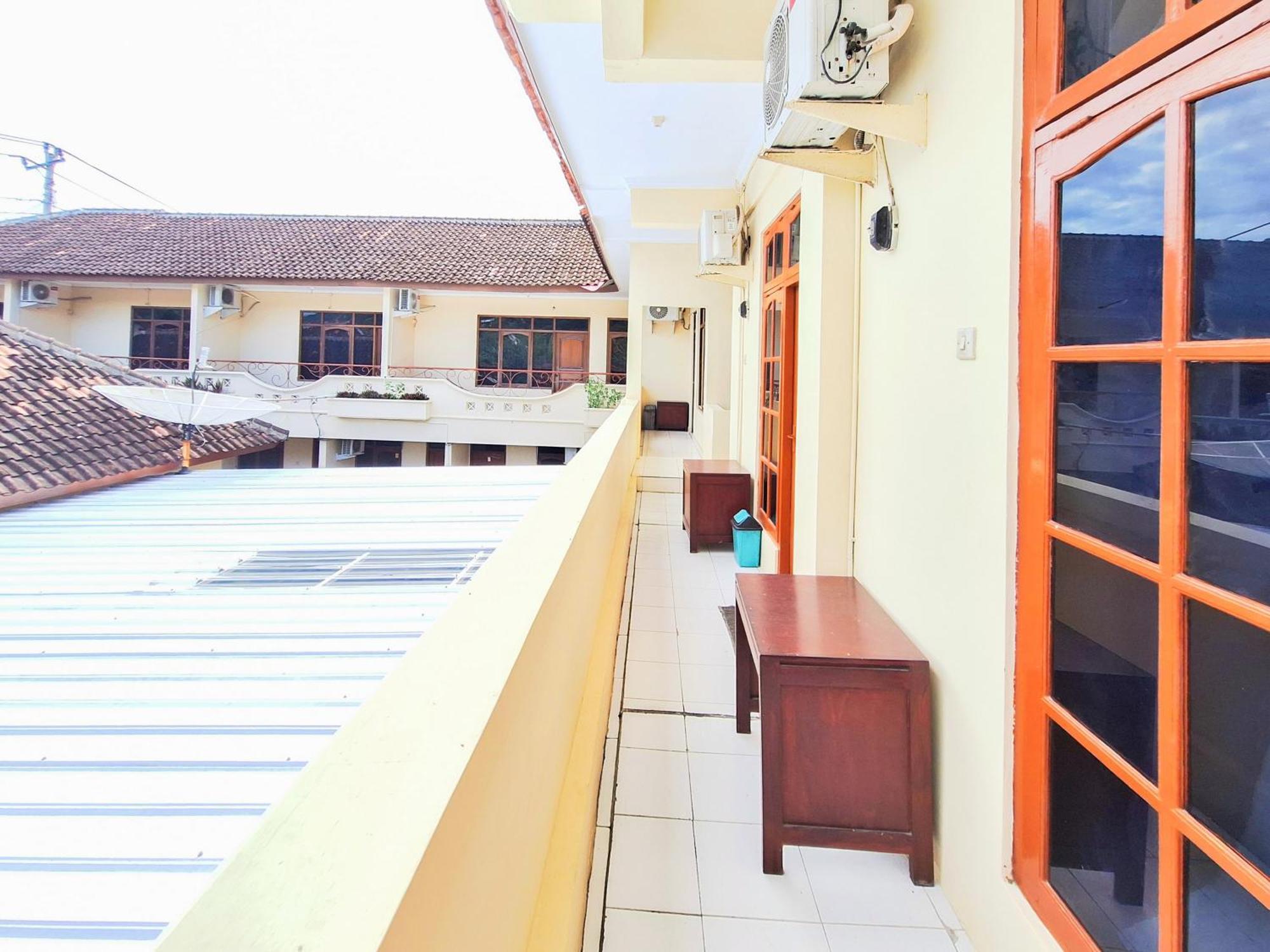Hotel Family Syariah 1 Parangtritis Redpartner מראה חיצוני תמונה
