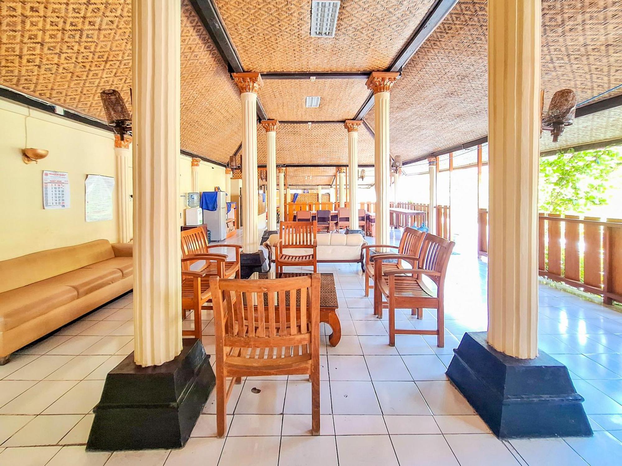 Hotel Family Syariah 1 Parangtritis Redpartner מראה חיצוני תמונה